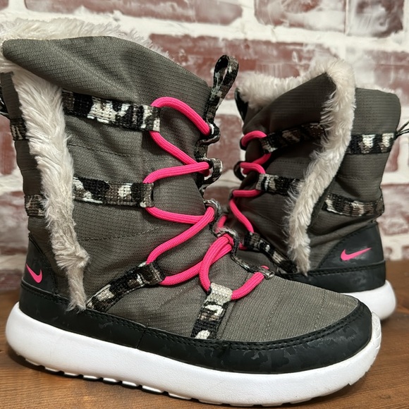 Nike Roshe Run Kids Hi Boots Sz13C - Picture 2 of 9